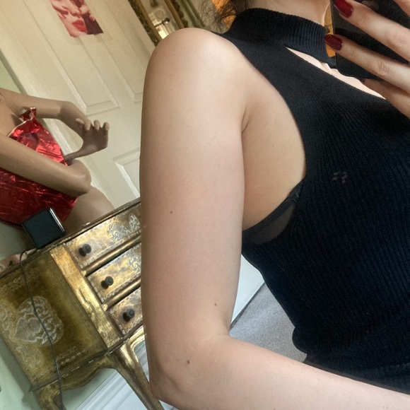 GUESS Ribbed Top - Picture 3 of 7